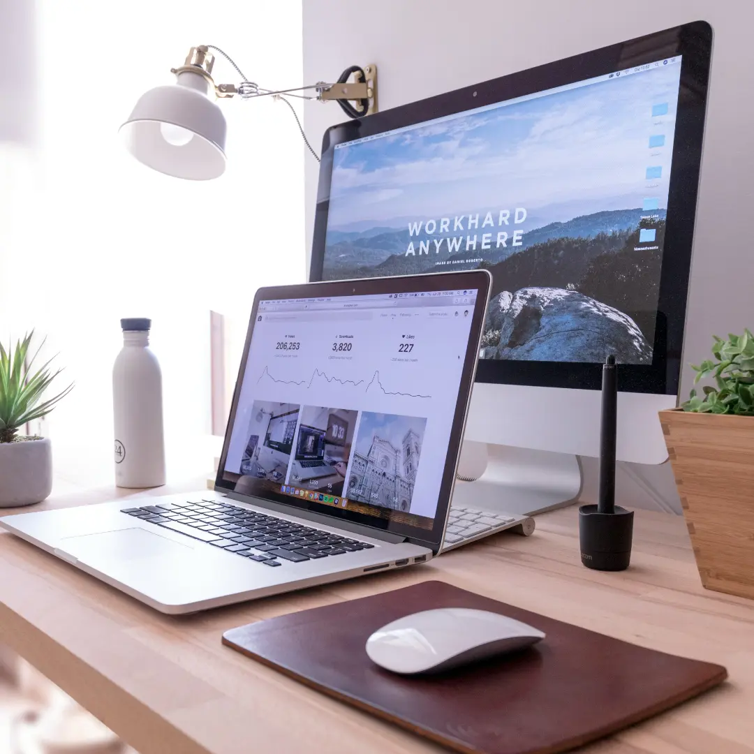 Web上の本拠地となるホームページ